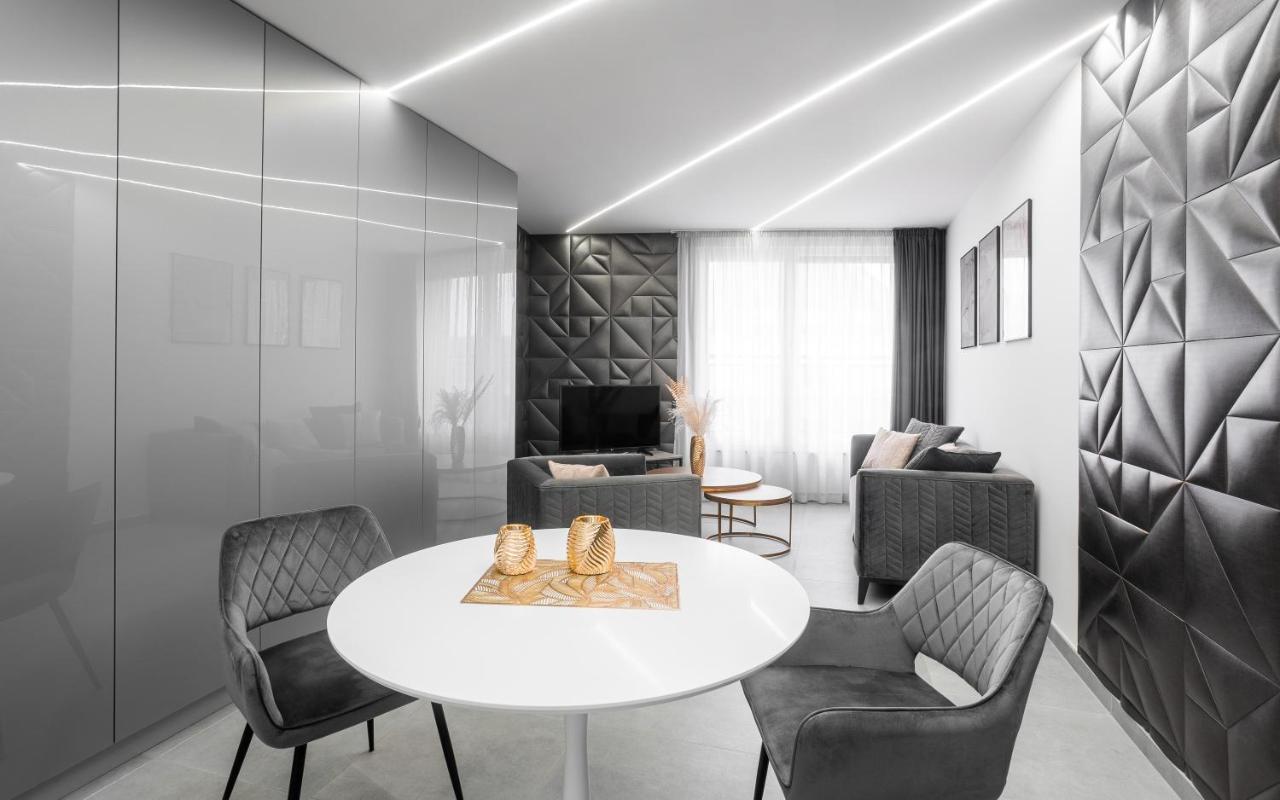 Avand Apartments ديبريتْسين المظهر الخارجي الصورة