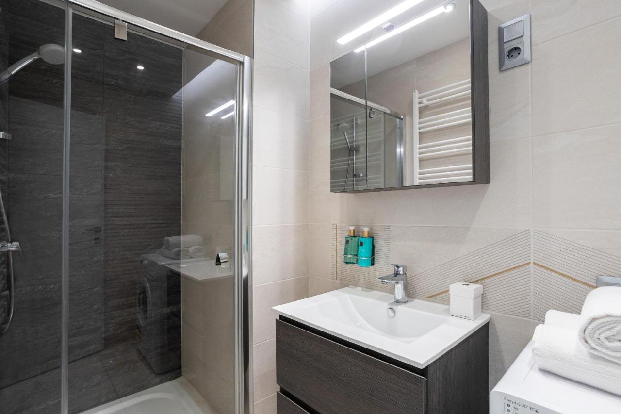Avand Apartments ديبريتْسين المظهر الخارجي الصورة