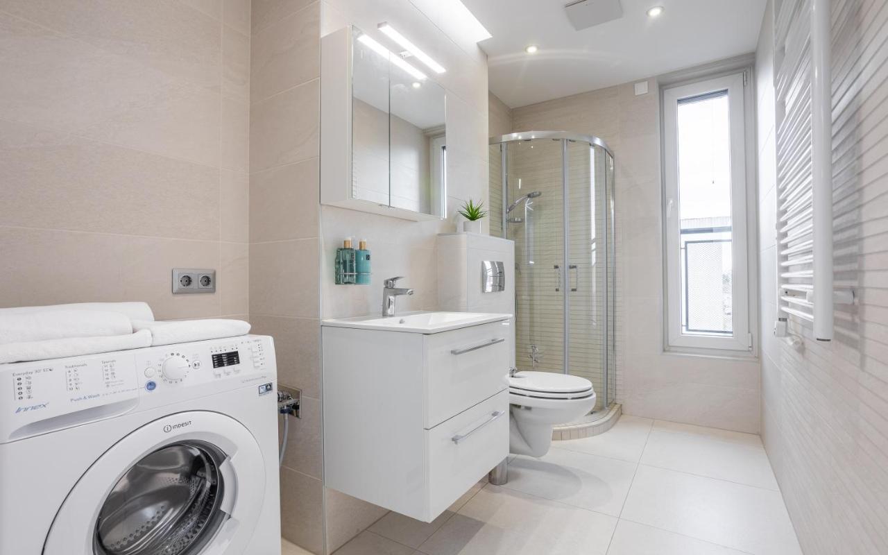 Avand Apartments ديبريتْسين المظهر الخارجي الصورة